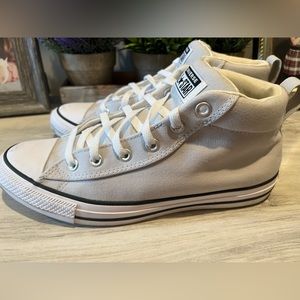 Like new Grey womens converse sneakers